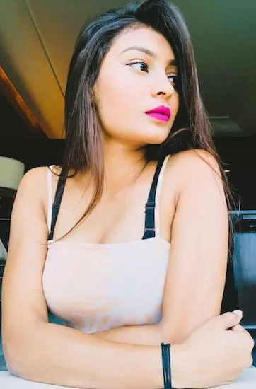 Lokhandwala Escorts Ishita Kapoor real photo